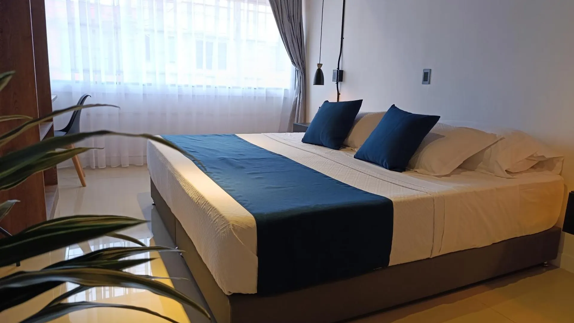 לינה וארוחת בוקר מדיין Bluelux