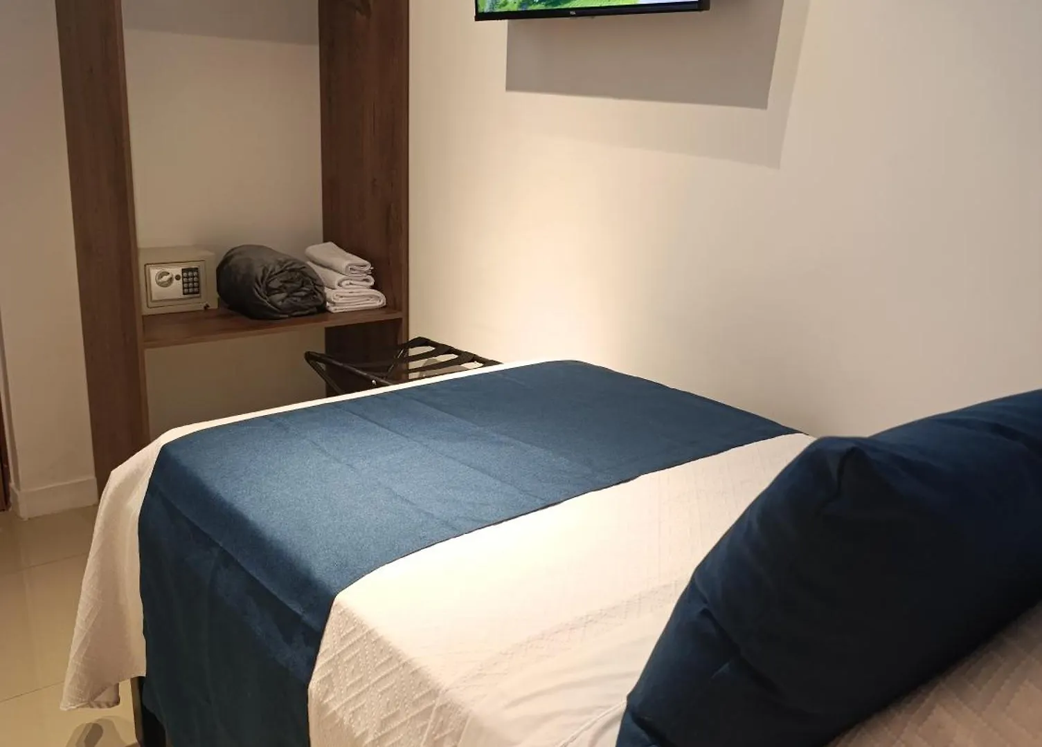 Bed & Breakfast Bluelux Med - B&B Medellín Colombia
